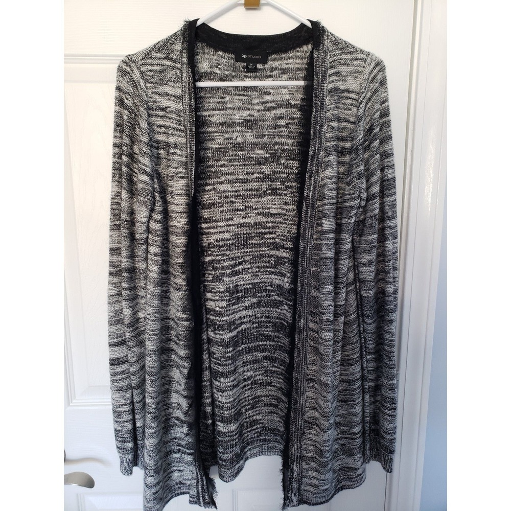 AB Studio Womans  Cardigan Sweater Medium White‎ & Black